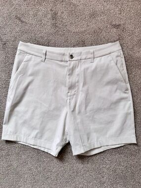 Mens Lululemon 7” Commission Shorts Size 34 Like NEW